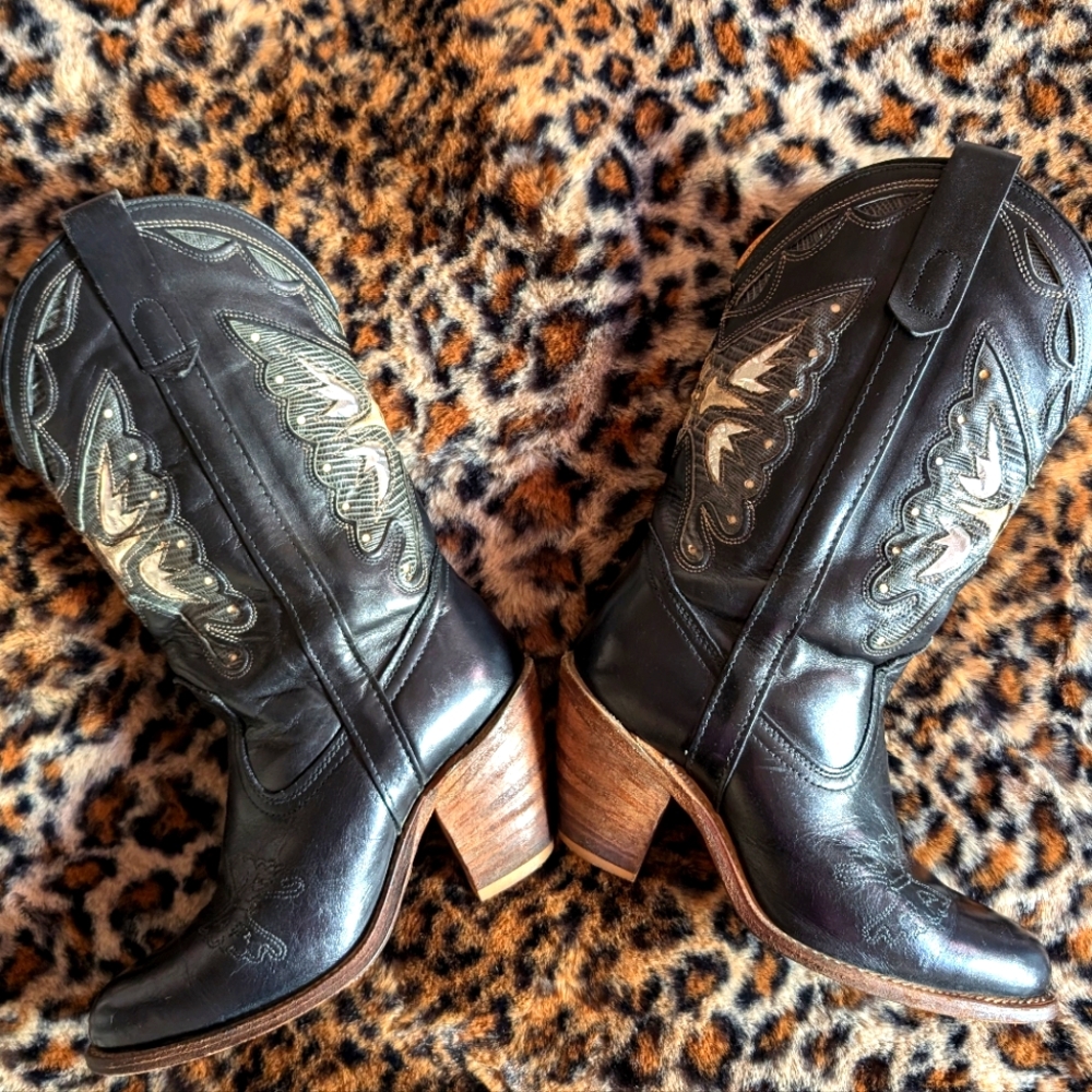 Rare vintage leather butterfly cowboy boots🩶🦋